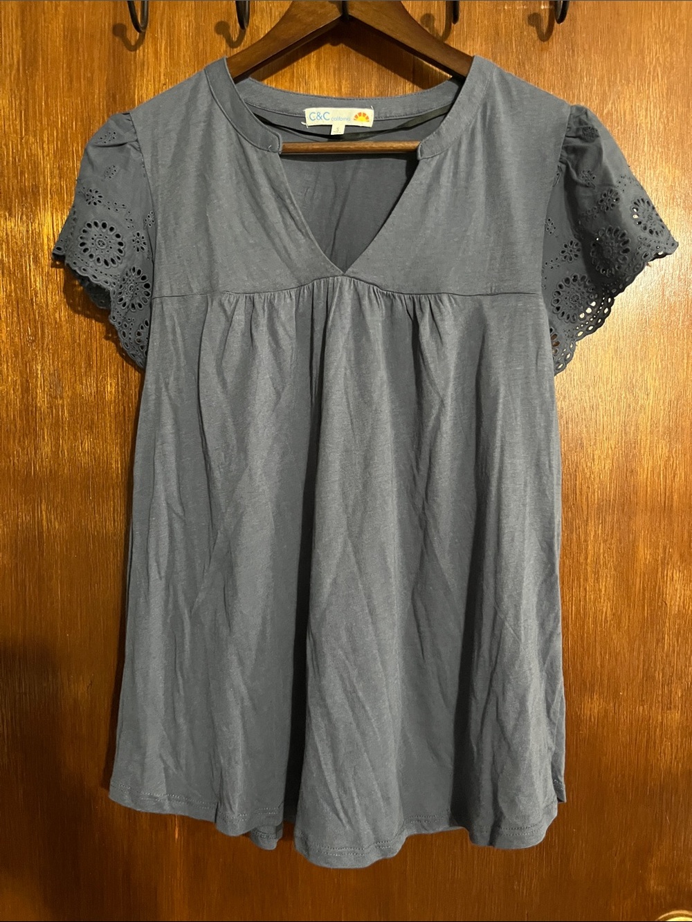C&C California Women's Slate Gray Eyelet Sleeve V-Neck Tunic